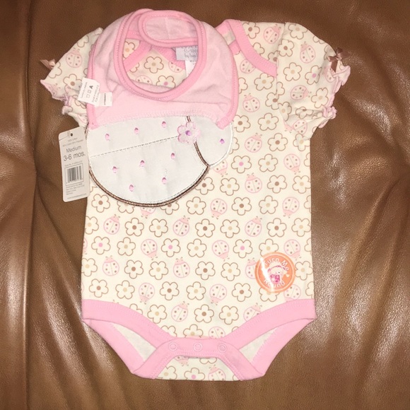Baby by bon bébé 3-piece set: bodysuit/onesie, bib & pants for baby girl 3-6 mo - Picture 2 of 6